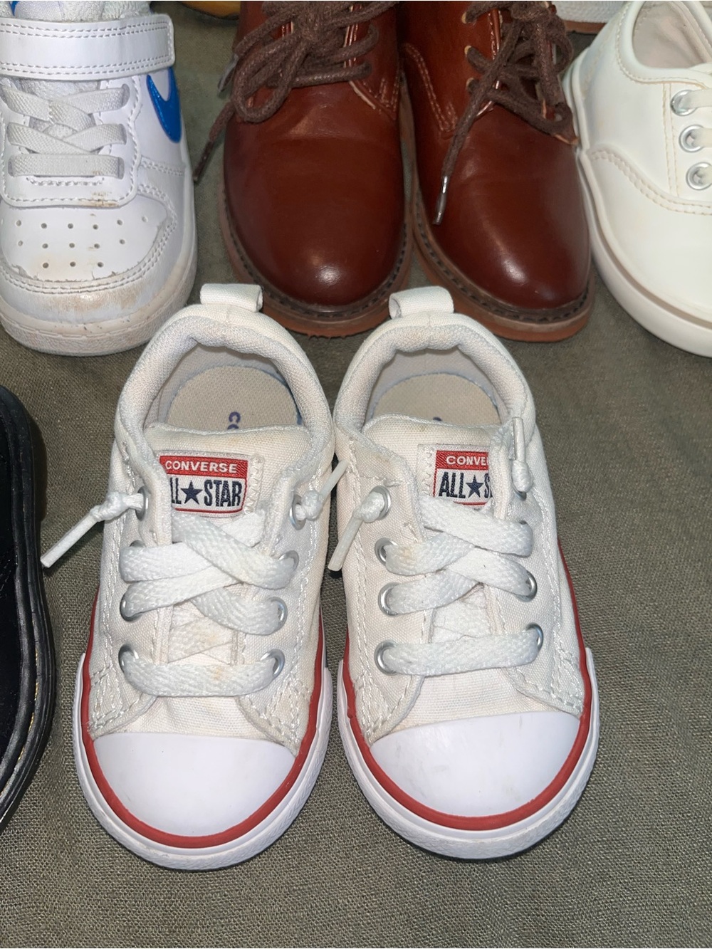 10 pairs of toddler size 5 shoes - Picture 8 of 14